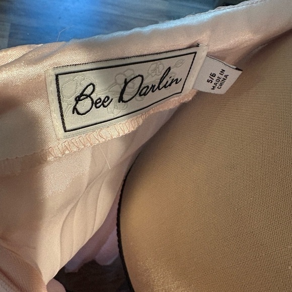 Embellished White and Pink Sweetheart Gown - Picture 7 of 9